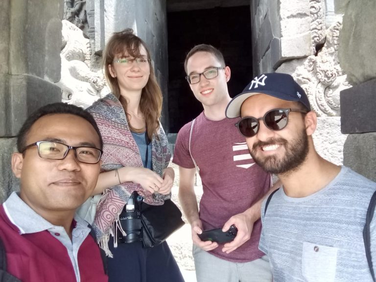 BAHASA INGGRIS DAN KOMPETENSI DOSEN